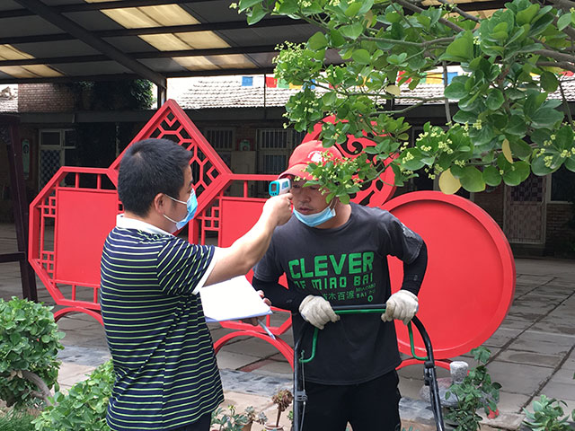 携手抗疫,共克时艰,华源发苗木市场组织人手落实防疫工作