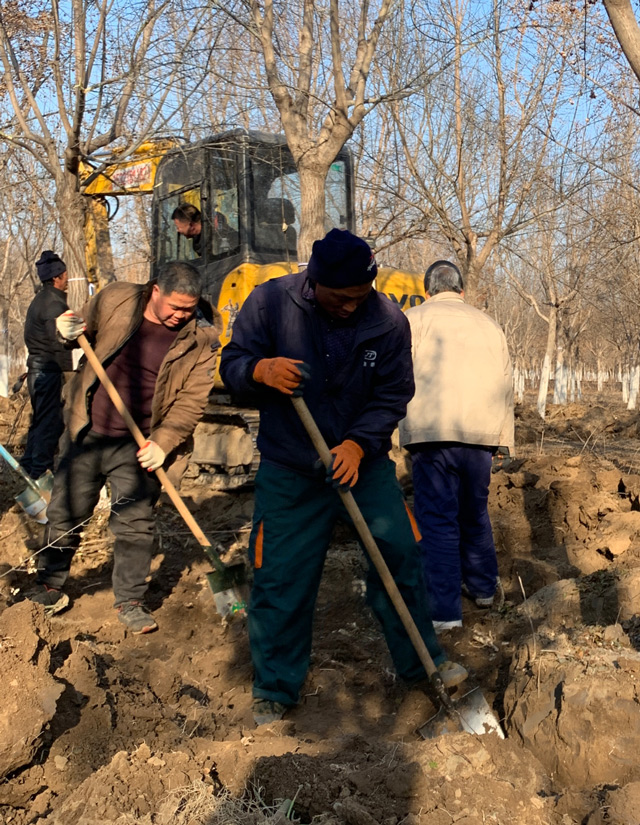 华源发研发基地全员及华联租赁各站、华源发市场后勤支援人员工作现场